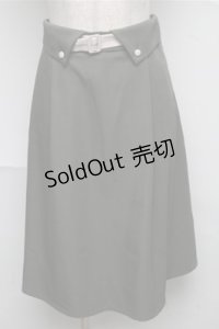 F i.n.t / 配色ベルトボタンダウンフラップスカート  グリーン S-25-06-27-050-CA-SK-HR-ZS