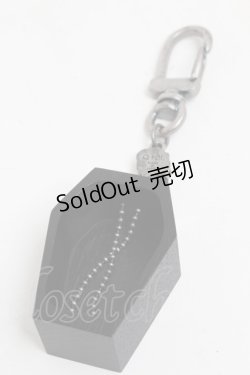 画像2: Q-pot. / 棺桶バッグチャーム  黒 S-25-07-03-014-QP-AC-AS-ZS