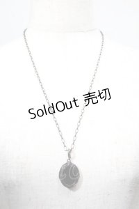 Q-pot. / チョコレートミラーロケットネックレス(イグニハイド寮)   S-25-07-03-020-QP-AC-AS-ZS