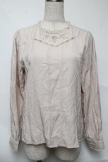 画像1: an another angelus / ヨークローズ刺繍スタンドカラーブラウス  オフ S-25-07-03-031-CA-BL-AS-ZT018 (1)