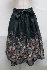 axes femme / リボン付花柄フレアスカート  グリーン S-25-07-05-062-AX-SK-AS-ZS