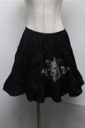PUTUMAYO / ロゴプリントバックティアードスカート  黒 S-25-07-14-065-PT-SK-HR-ZS