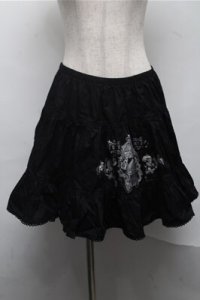 PUTUMAYO / ロゴプリントバックティアードスカート  黒 S-25-07-14-065-PT-SK-HR-ZS