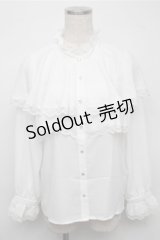 axes femme POETIQUE / ケープデザインフリルブラウス  白 S-25-07-14-027-AX-BL-HR-ZS