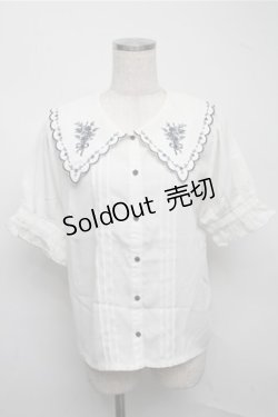 画像1: axes femme POETIQUE / ブーケ刺繍スカラップ襟ブラウス  オフ S-25-07-14-031-AX-BL-HR-ZS