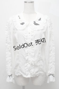 画像1: axes femme kawaii / ハロウィンナイト刺繍ブラウス  白 S-25-07-18-016-AX-BL-HR-ZS