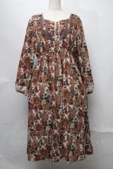axes femme / 胸元シャーリング&レース花柄ワンピース  オフ S-25-07-31-048-AX-OP-AS-ZS
