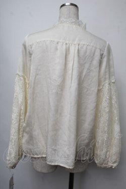 画像2: axes femme NOSTALGIE / ドビーシフォンピンタックブラウス  オフ S-25-07-31-017-AX-BL-AS-ZS