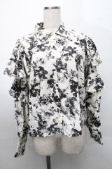 axes femme / アソート釦花柄フレアブラウス  オフｘ黒 S-25-07-31-023-AX-BL-AS-ZS