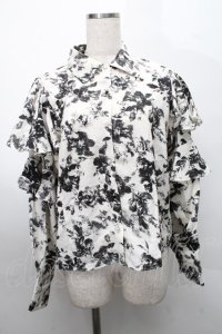 axes femme / アソート釦花柄フレアブラウス  オフｘ黒 S-25-07-31-023-AX-BL-AS-ZS