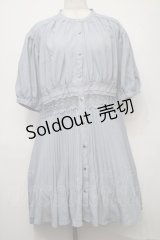 axes femme / ウエストレースプリーツシャツ  サックス S-25-08-01-047-AX-BL-AS-ZI