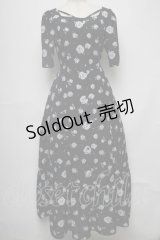 EATME / ROSE PRINTスクエアネックワンピース  黒ｘ白 S-25-08-01-038-LO-OP-HR-ZS