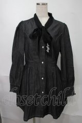 NieR Clothing / ボウタイ付きデニムワンピース  グレー S-25-08-02-051-PU-OP-HR-ZS