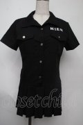 NieR Clothing / 裾プリーツシャツ  黒 S-25-08-02-019-PU-TO-HR-ZS