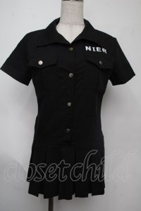 NieR Clothing / 裾プリーツシャツ  黒 S-25-08-02-019-PU-TO-HR-ZY