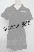 NieR Clothing / 裾プリーツシャツ  黒 S-25-08-02-020-PU-TO-HR-ZY