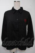 NieR Clothing / 胸元刺 シャツ  黒ｘ赤 S-25-08-02-025-PU-PA-HR-ZS