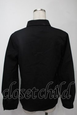 画像2: NieR Clothing / 胸元刺 シャツ  黒ｘ赤 S-25-08-02-025-PU-PA-HR-ZS