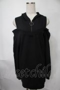 NieR Clothing / ショルダーカットフード付きカットソー  黒 S-25-08-02-031-PU-TO-HR-ZS