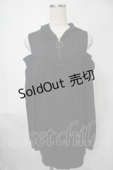 NieR Clothing / ショルダーカットフード付きカットソー  黒 S-25-08-02-031-PU-TO-HR-ZS