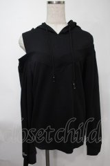 NieR Clothing / バッククロスプリントプルオーバー  黒 S-25-08-02-032-PU-TO-HR-ZS