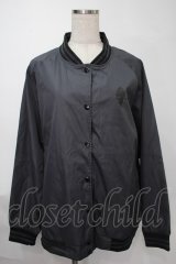 NieR Clothing / プリントナイロンスタジャン  黒 S-25-08-02-033-PU-JA-HR-ZS
