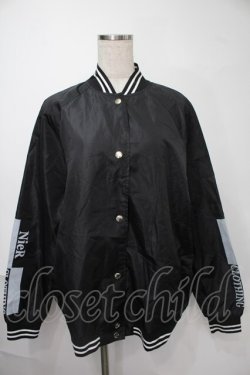 画像1: NieR Clothing / プリントナイロンスタジャン  黒 S-25-08-02-034-PU-JA-HR-ZS