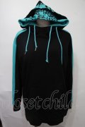 NieR Clothing / バイカラープルオーバー  黒ｘブルー S-25-08-02-048-PU-TO-HR-ZS