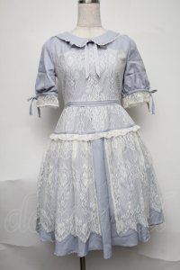 axes femme POETIQUE / レーシー襟付きワンピース  サックス S-25-08-07-034-AX-OP-HR-ZS