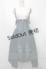 Ozz oneste / 魔法陣刺繍ベルトデザインジャンパースカート  グリーン S-25-08-18-1013-OO-OP-SA-ZI