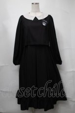 画像1: m petit by misako / サンリオキャラクターズコラボ クロミワッペン付きワンピース  黒 S-25-08-21-073-LO-OP-HR-ZT505 (1)