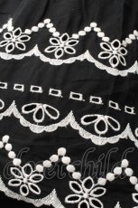 画像3: Emily Temple cute / スカラップ刺繍ワンピース  黒ｘピンク S-25-08-21-1036-ET-OP-AS-ZT317 (3)