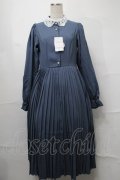 m petit by misako / レース襟プリーツワンピース  ブルー S-25-08-26-045-LO-OP-HR-ZS