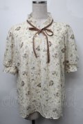 axes femme POETIQUE / ディズニーバンビ/ブラウス  ベージュ S-25-08-27-026-AX-BL-HR-ZS