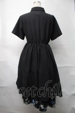 画像2: NieR CLOTHING / プリントレイヤードワンピース  黒ｘ青 S-25-08-28-049-PU-OP-HR-ZT258 (2)