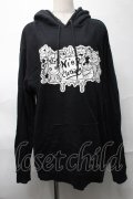 NieR Clothing / プリントフード付きプルオーバー  黒 S-25-08-28-016-PU-TO-HR-ZS