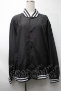 NieR Clothing / プリントナイロンスタジャン  黒 S-25-08-28-030-PU-JA-HR-ZS