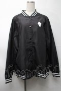 NieR Clothing / プリントナイロンスタジャン  黒 S-25-08-28-032-PU-JA-HR-ZS