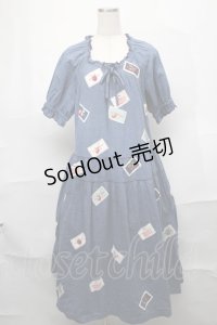 PINK HOUSE / PINK HOUSE×HELLO KITTY ネームワッペン使いワンピース  赤 S-25-08-29-049-LO-OP-HR-ZS