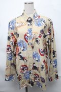 Karl Helmut / ペンギンラベルプリントシャツブラウス  ベージュ S-25-08-29-034-EL-BL-HR-ZS