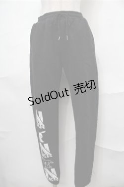 画像1: NieR Clothing / プリントスウェットパンツ  黒 S-25-08-31-059-PU-PA-HR-ZY