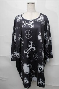 NieR Clothing / 転写総柄カットソー  黒 S-25-08-31-033-PU-TO-AS-ZT355