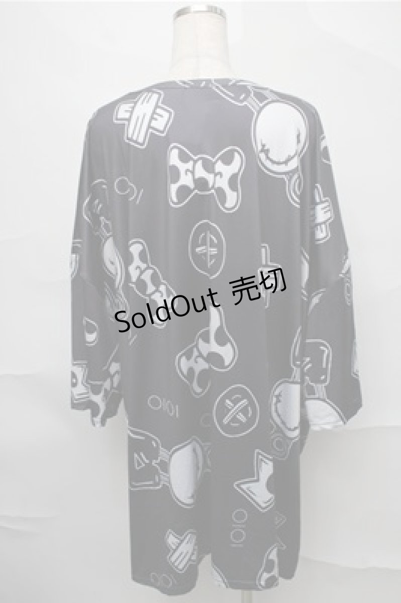 画像2: NieR CLOTHING / 転写総柄カットソー  黒 S-25-08-31-033-PU-TO-AS-ZT355 (2)