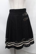 axes femme / サイドベルトプリーツスカート  黒 S-25-09-04-054-AX-SK-AS-ZS