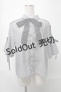 axes femme POETIQUE / 袖レースアップブラウス  グレー S-25-09-04-022-AX-BL-AS-ZS