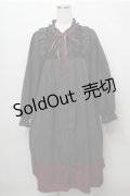 axes femme / 巻きバラ付フリルワンピース  黒 S-25-09-06-048-AX-OP-AS-ZS