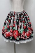 Angelic Pretty / 摘みたていちごエプロン風スカート  黒 S-25-09-06-051-AP-SK-AS-ZS
