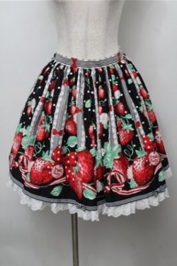 画像1: Angelic Pretty / 摘みたていちごエプロン風スカート  黒 S-25-09-06-051-AP-SK-AS-ZS