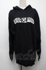 NieR Clothing / プリントフードプルパーカー  黒 S-25-09-10-037-PU-TO-HR-ZI