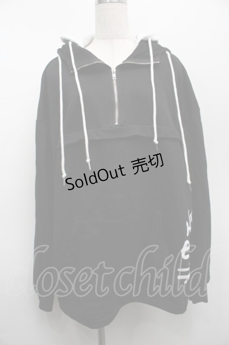 画像1: NieR CLOTHING / プリントフード重ねプルオーバー  黒ｘ白 S-25-09-11-036-PU-TO-HR-ZI (1)